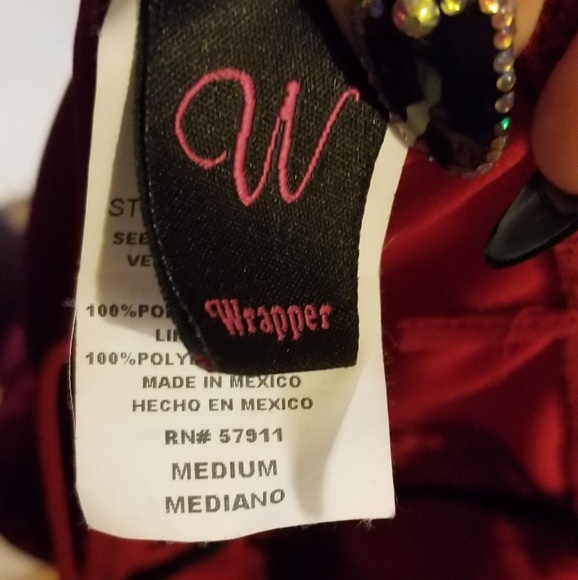 Red short dress - Picture 3 of 4